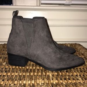 Old Navy pointy toe booties